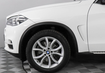 Подержанный автомобиль BMW X5 2017 года (8 фото)