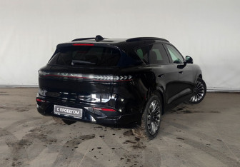 Подержанный автомобиль Voyah Free 2023 года (5 фото)