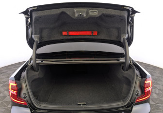 Подержанный автомобиль Volvo S60 2019 года (9 фото)