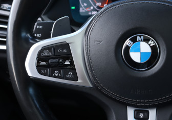 Подержанный автомобиль BMW X5 2019 года (27 фото)