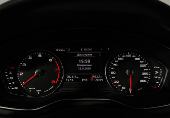 Подержанный автомобиль Audi A4 Sedan 2019 года (11 фото)