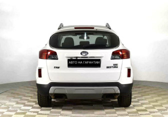 Подержанный автомобиль FAW Besturn X80 2017 года (4 фото)