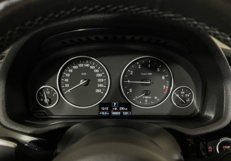 Подержанный автомобиль BMW X3 2017 года (13 фото)