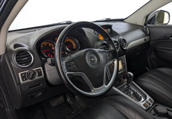 Подержанный автомобиль Opel Antara 2014 года (16 фото)