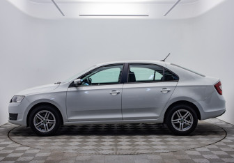 Подержанный автомобиль Skoda Rapid Liftback 2018 года (2 фото)