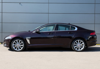 Подержанный автомобиль Jaguar XF Sedan 2014 года (8 фото)