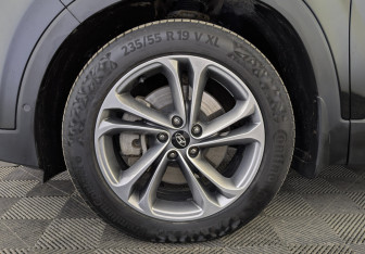 Подержанный автомобиль Hyundai Santa Fe 2019 года (12 фото)