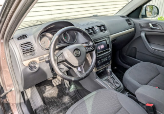 Подержанный автомобиль Skoda Yeti 2015 года (16 фото)