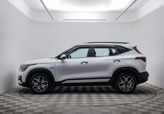 Подержанный автомобиль Kia Seltos 2022 года (8 фото)