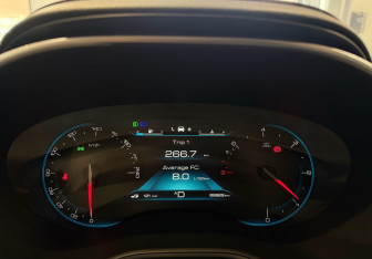 Подержанный автомобиль Chevrolet Captiva 2022 года (16 фото)
