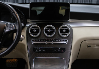 Подержанный автомобиль Mercedes-Benz GLC Coupe 2017 года (15 фото)