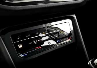 Подержанный автомобиль Volkswagen Tiguan 2021 года (27 фото)