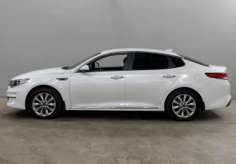 Подержанный автомобиль Kia Optima Sedan 2017 года (8 фото)