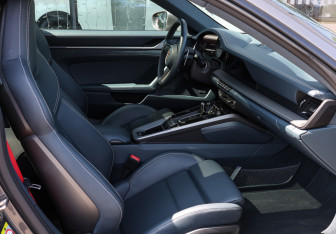 Подержанный автомобиль Porsche 911 Coupe 2021 года (11 фото)