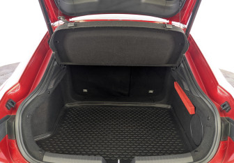 Подержанный автомобиль Changan UNI-V 2023 года (10 фото)