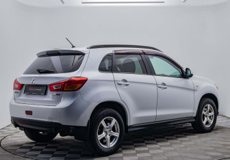 Подержанный автомобиль Mitsubishi ASX 2013 года (5 фото)