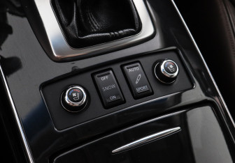 Подержанный автомобиль Infiniti FX 2010 года (15 фото)