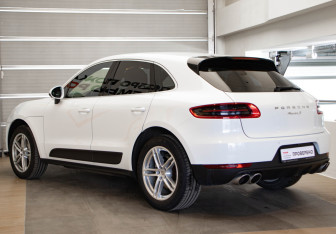 Подержанный автомобиль Porsche Macan 2017 года (6 фото)