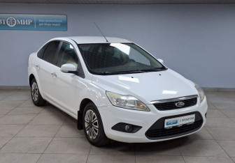 Подержанный автомобиль Ford Focus Sedan 2011 года (3 фото)