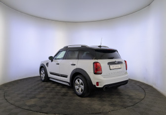 Подержанный автомобиль MINI Countryman 2019 года (7 фото)