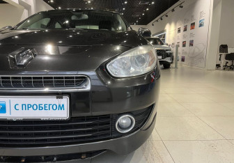 Подержанный автомобиль Renault Fluence 2012 года (7 фото)