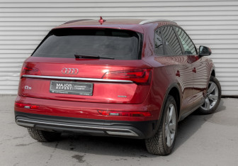 Подержанный автомобиль Audi Q5 2021 года (5 фото)