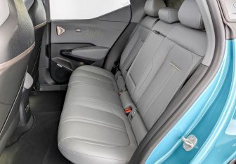 Подержанный автомобиль Zeekr X 2023 года (12 фото)