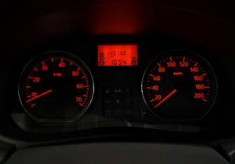 Подержанный автомобиль Nissan Almera Sedan 2013 года (13 фото)