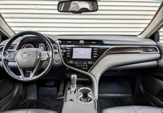 Подержанный автомобиль Toyota Camry Sedan 2018 года (14 фото)