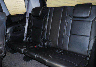 Подержанный автомобиль Chevrolet Tahoe 2015 года (21 фото)