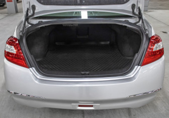 Подержанный автомобиль Nissan Teana 2008 года (10 фото)