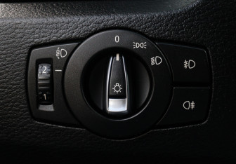 Подержанный автомобиль BMW X1 2013 года (14 фото)