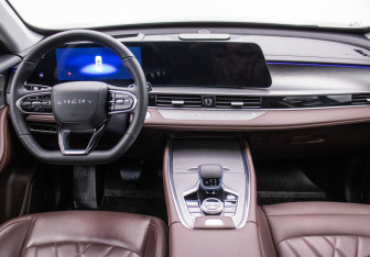 Подержанный автомобиль Chery Tiggo 8 Pro Plug-in Hybrid 2023 года (14 фото)