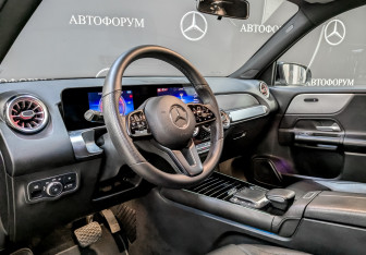 Подержанный автомобиль Mercedes-Benz GLB 2020 года (16 фото)