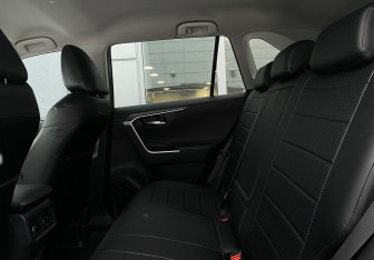 Подержанный автомобиль Toyota RAV4 2019 года (23 фото)