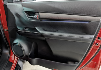 Подержанный автомобиль Toyota Hilux 2020 года (25 фото)