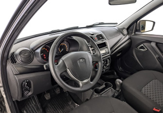 Подержанный автомобиль LADA (ВАЗ) Granta Sedan 2022 года (15 фото)