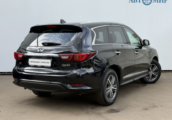 Подержанный автомобиль Infiniti QX60 2019 года (5 фото)