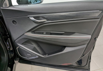 Подержанный автомобиль Geely Tugella 2023 года (20 фото)