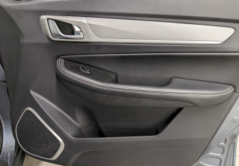 Подержанный автомобиль Geely Emgrand X7 2020 года (19 фото)