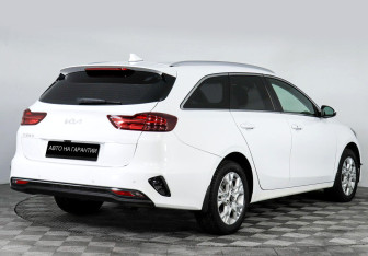 Подержанный автомобиль Kia Ceed Wagon 2021 года (3 фото)