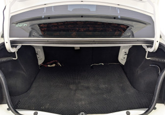 Подержанный автомобиль Renault Logan Sedan 2017 года (10 фото)