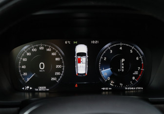 Подержанный автомобиль Volvo V90 Cross Country 2019 года (26 фото)