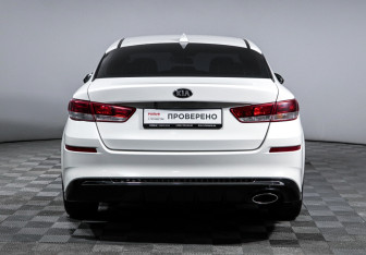Подержанный автомобиль Kia Optima Sedan 2019 года (6 фото)