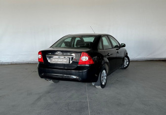 Подержанный автомобиль Ford Focus Sedan 2011 года (4 фото)