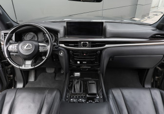 Подержанный автомобиль Lexus LX 2020 года (16 фото)