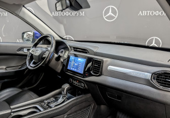 Подержанный автомобиль Chery Tiggo 4 2022 года (11 фото)