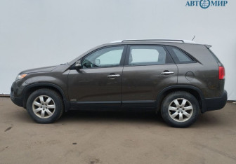 Подержанный автомобиль Kia Sorento 2012 года (5 фото)