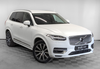 Подержанный автомобиль Volvo XC90 2021 года (3 фото)