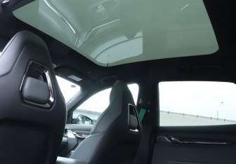 Подержанный автомобиль Zeekr 001 2023 года (17 фото)